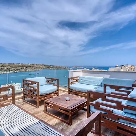 Bayview Penthouse With Seaviews - 2br *