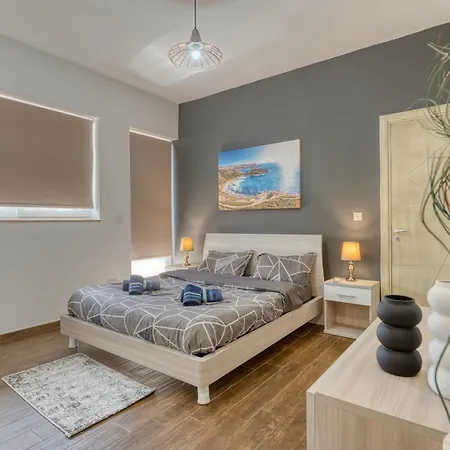 Bayview Penthouse With Seaviews - 2br Appartement *