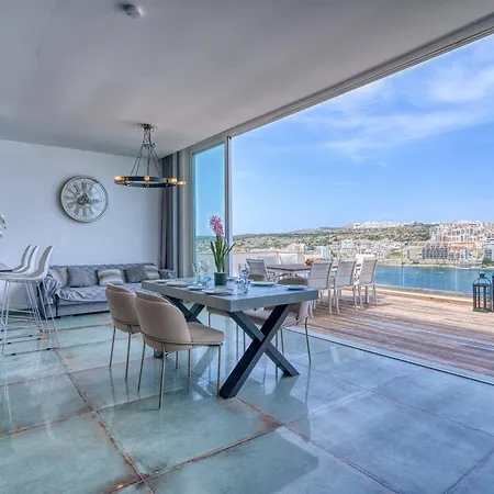 Bayview Penthouse With Seaviews - 2br Appartement *