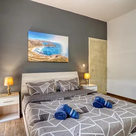 Bayview Penthouse With Seaviews - 2br St. Paul's Bay